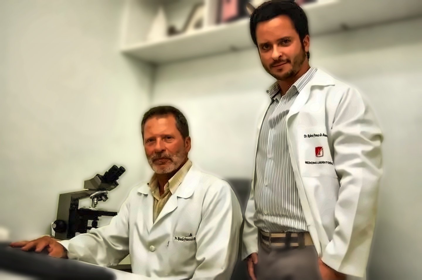 Dr. Roberto e seu pai, Dr. Ricardo Franco do Amaral, no Laboratório Franco do Amaral